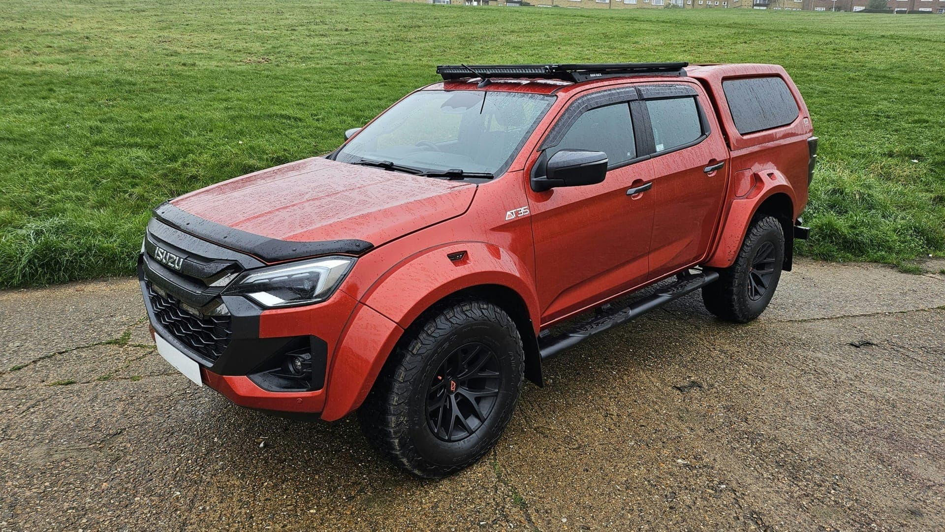 Isuzu N-Series vehicle